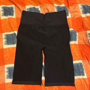 Black bicker shorts